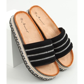 Klapki na zdobionej podeszwie czarne N-96 Black 1