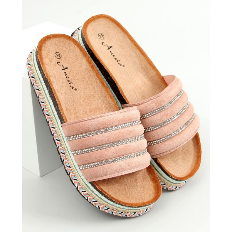 Klapki na zdobionej podeszwie różowe N-96 Pink 1