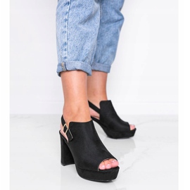 Czarne sandały na słupku Lordly 1