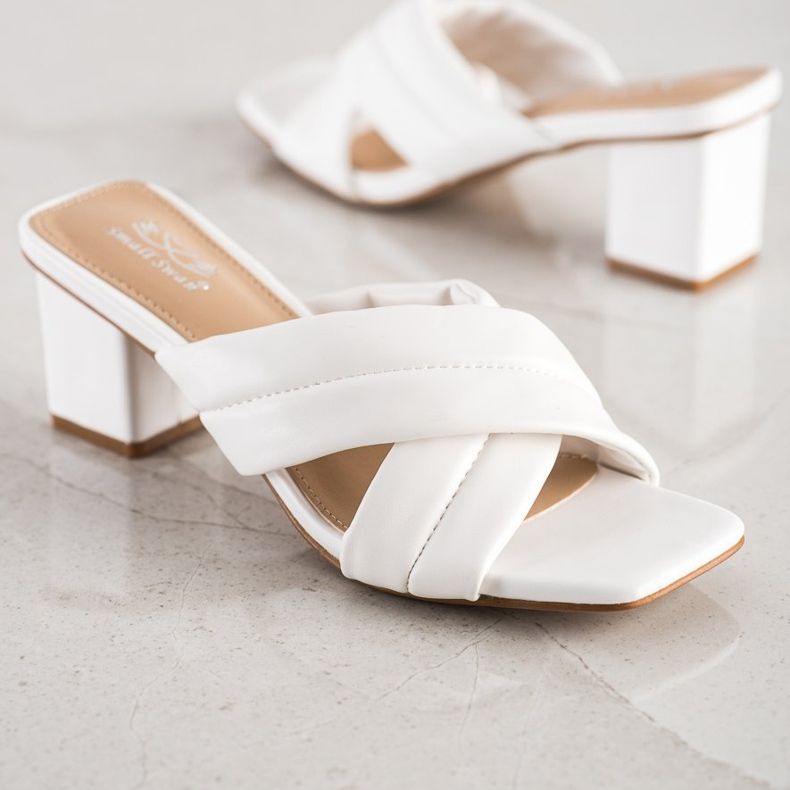 Small Swan Eleganckie Klapki Z Eko Skóry białe 1