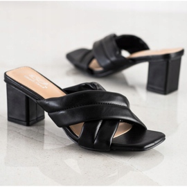 Small Swan Eleganckie Klapki Z Eko Skóry czarne 1