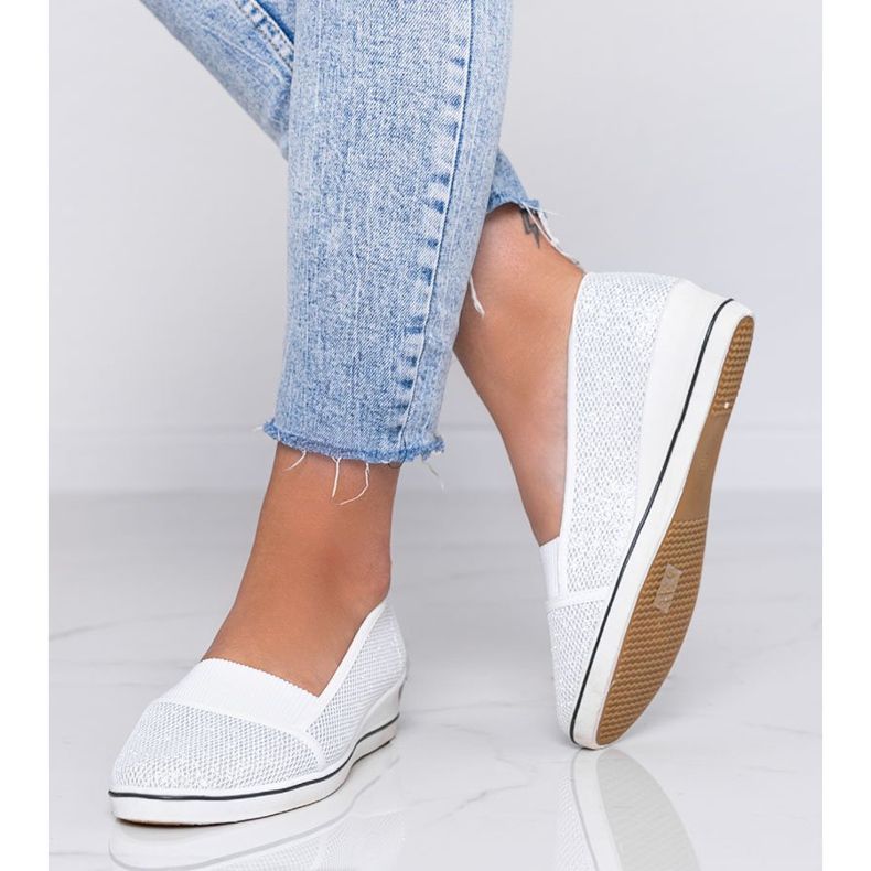 Białe błyszczące baleriny na koturnie Glam Star 1