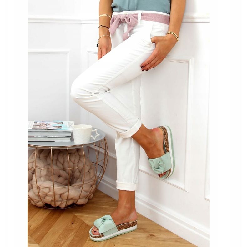 Klapki na wysokiej podeszwie miętowe 8228 Green zielone 2