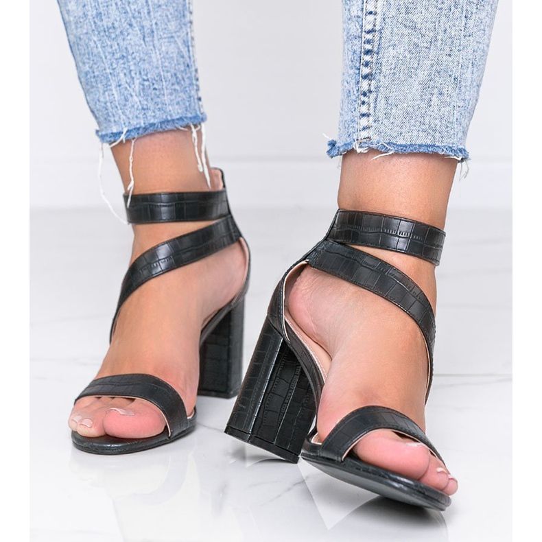 Czarne sandały na słupku Silver Dust 1