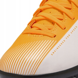 Buty piłkarskie Nike Mercurial Vapor 13 Club Tf M AT7999 801 pomarańczowe 2