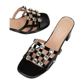 Vices YU070-38-black czarne 1