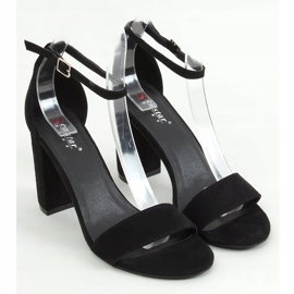 Sandałki na słupku czarne AF03P Black 1