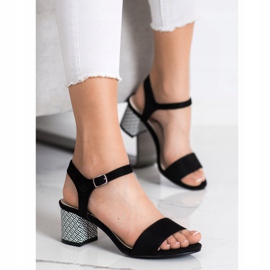 Goodin Wygodne Sandałki Na Słupku białe czarne 1