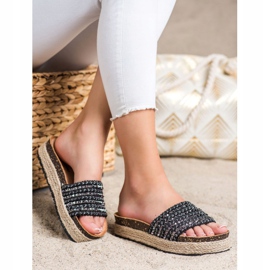 Groto Gogo Czarne Klapki Z Ćwiekami 1