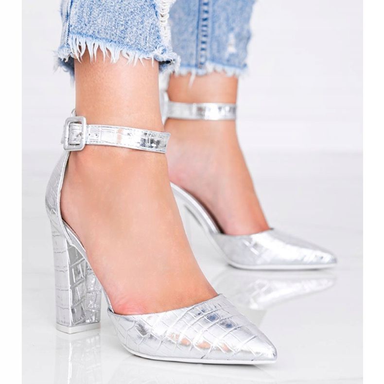 Srebrne czółenka na słupku w motywie skóry krokodyla Glamour srebrny 1