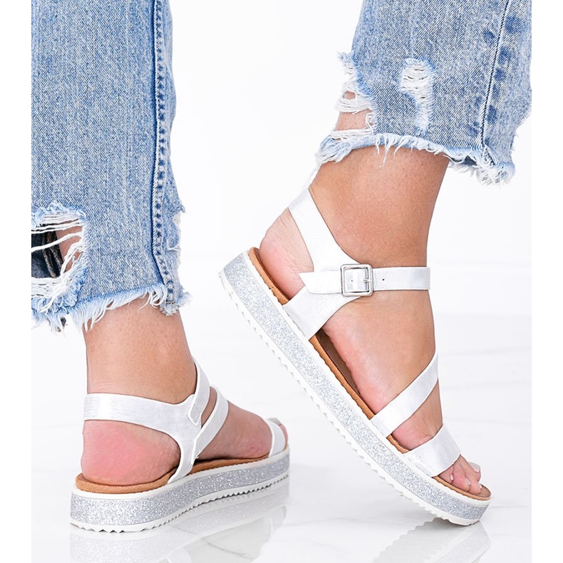 Srebrne błyszczące sandały damskie Peaches białe srebrny 1