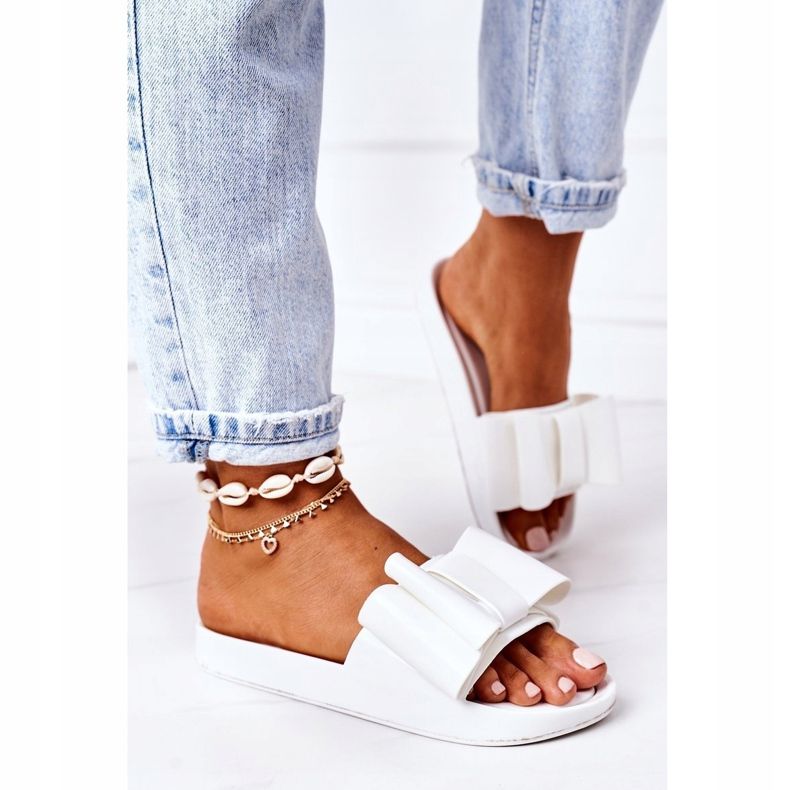 Gumowe Klapki Z Kokardą Białe April 2