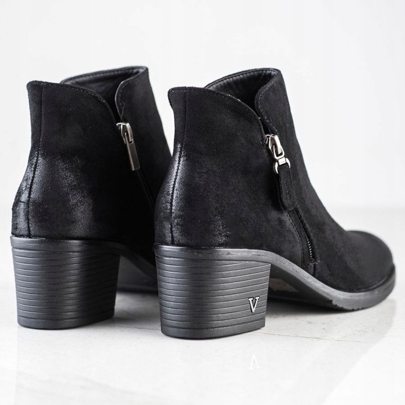 Klasyczne Botki Na Słupku VINCEZA czarne 1