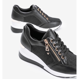 Czarne błyszczące sneakersy na koturnie The Moment 2