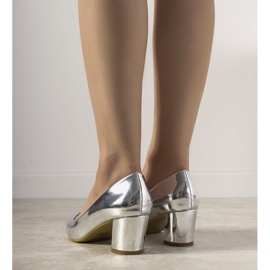 Srebrne czółenka na słupku Harye srebrny 2