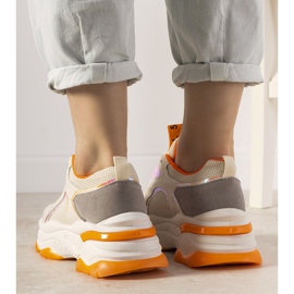 Białe sneakersy z holograficznymi wstawkami Freedom pomarańczowe 1