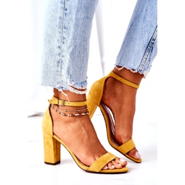 PS1 Zamszowe Sandały Na Słupku Żółte Florence 5