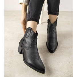 Czarne kowbojki z wyszywanym wzorem Mustgrow 2