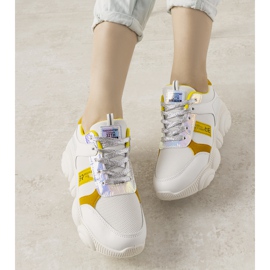 Biało żółte sneakersy damskie Carry białe 1