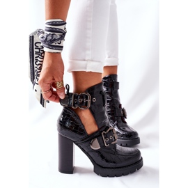 Botki Na Słupku Czarne Lakierowane Klamra Krokodyl Bramshall 1