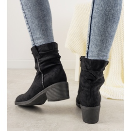 Czarne pikowane botki damskie Koniak 1