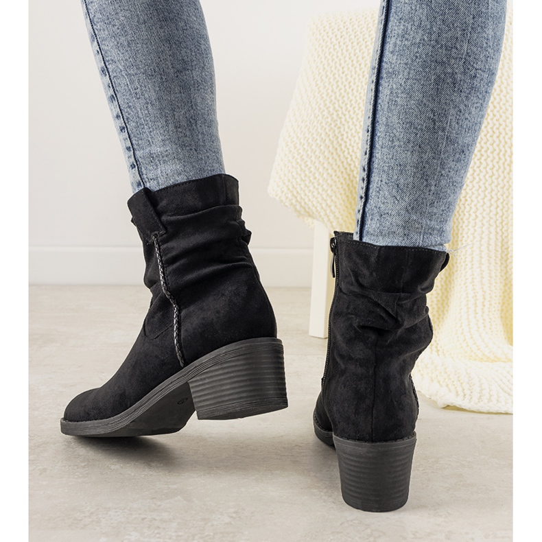 Czarne pikowane botki damskie Koniak 1