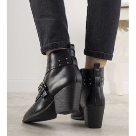 Czarne botki sztybletki z klamrą i ćwiekami Rubio 1