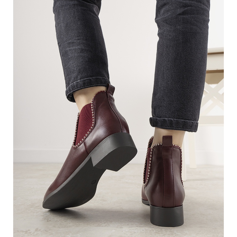 Czerwone klasyczne botki z gumką i ćwiekami Merino 1