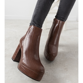 Brązowe botki na słupku Usinaya 1