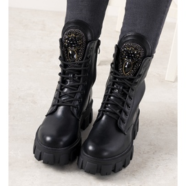 Czarne traperki z ozdobnym językiem Romaine 1