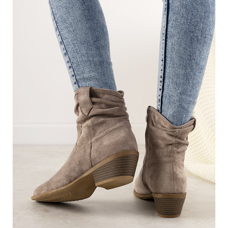 Brązowe botki damskie typu kowbojki Taup 1