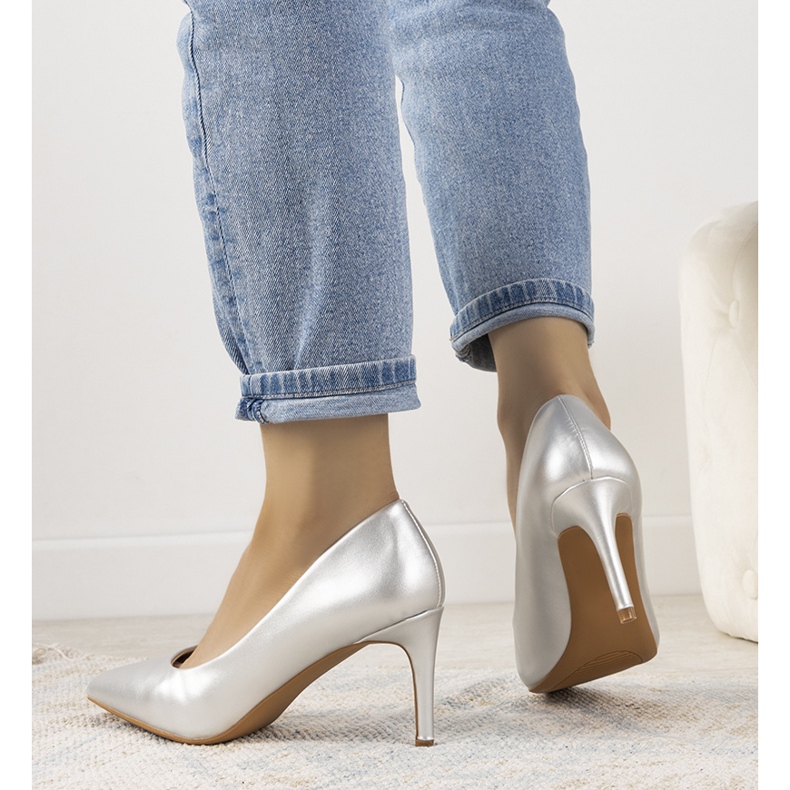 Srebrne klasyczne czółenka na szpilce Isla srebrny 1