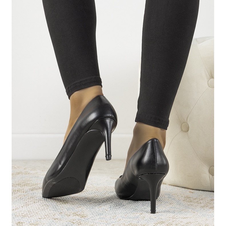 Czarne klasyczne czółenka na szpilce Isla 2