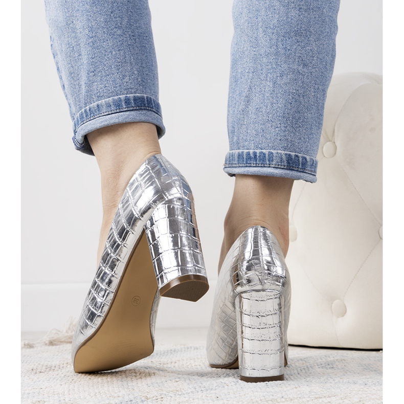 Srebrne czółenka na słupku Cowen srebrny 1