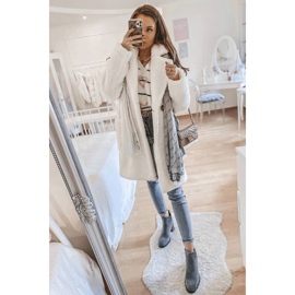 Szare botki na słupku Hanah 2