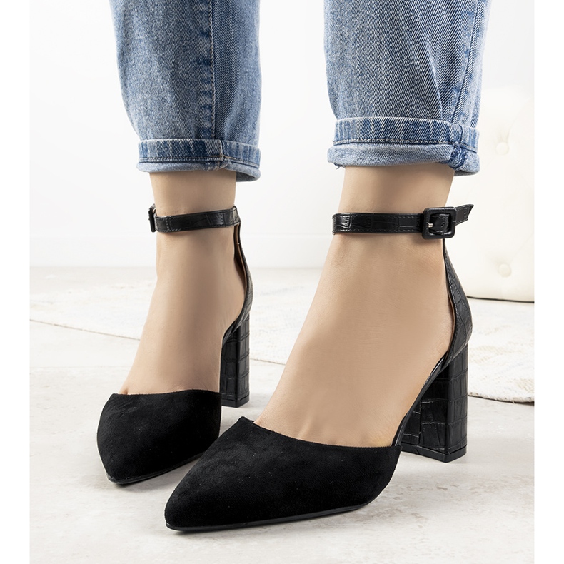 Czarne czółenka na słupku Natalie 1