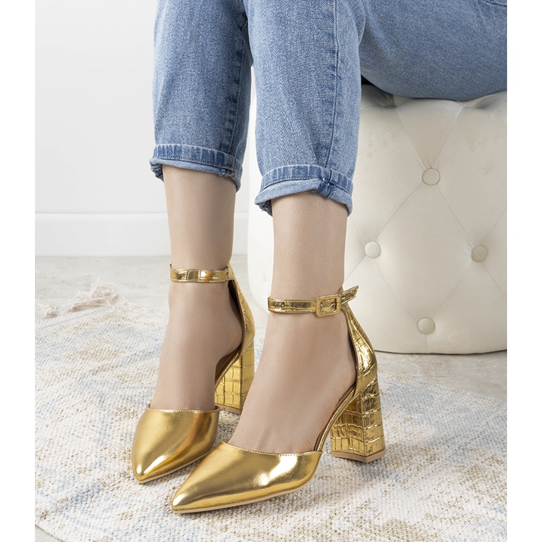 Złote czółenka na słupku Ayers złoty 1