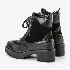 Czarne workery na płaskim obcasie Black Vel 2