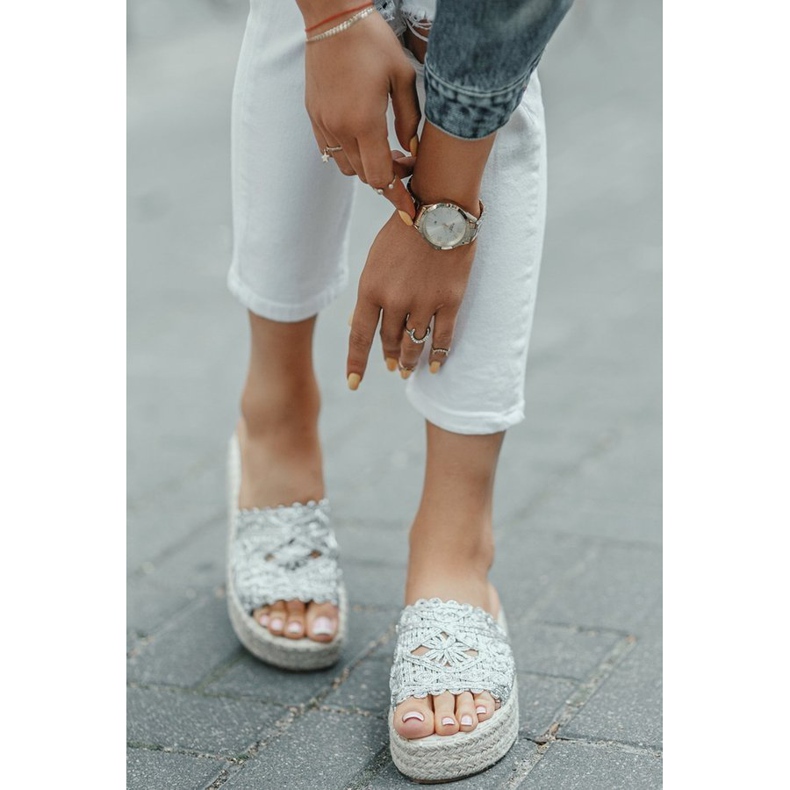 Srebrne klapki na platformie Sudden Draft srebrny 2