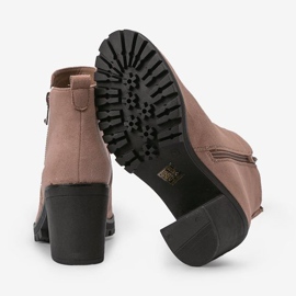 Jasnobrązowe botki na słupku Tiny 2