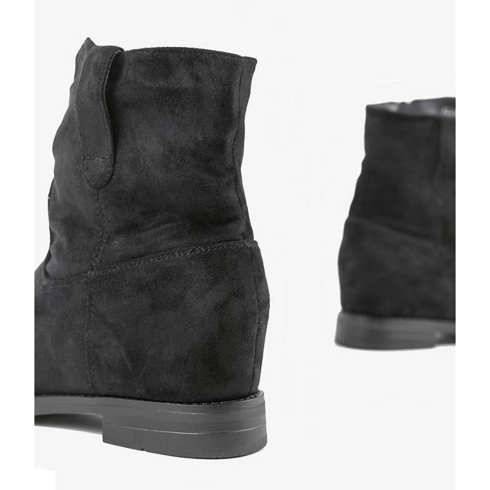 Czarne botki na krytym koturnie Buenna 2