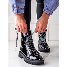 Goodin Lakierowane Botki Love czarne 1