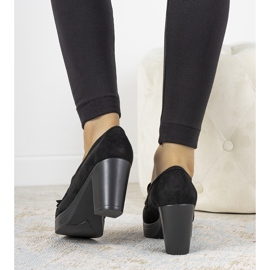 Czarne mokasyny na słupku Himmel 1