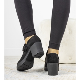 Czarne półbuty na słupku Leonie 1