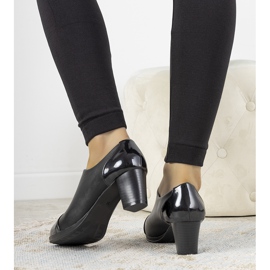 Czarne półbuty na słupku Villareal 1