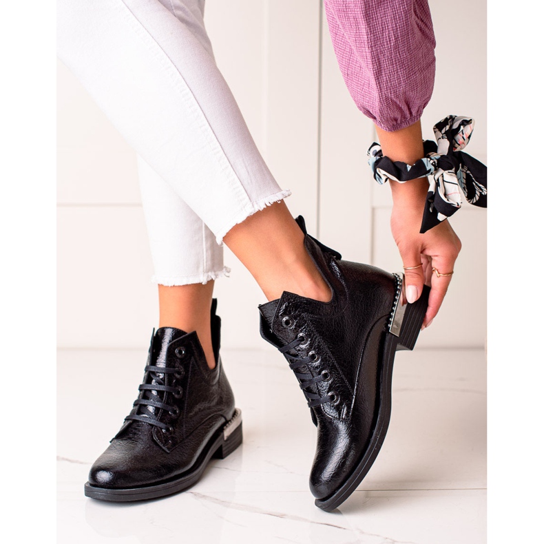 W. Potocki Modne Botki Z Wycięciem Potocki czarne 1