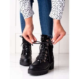 Janessa Czarne Workery Snake Print 1