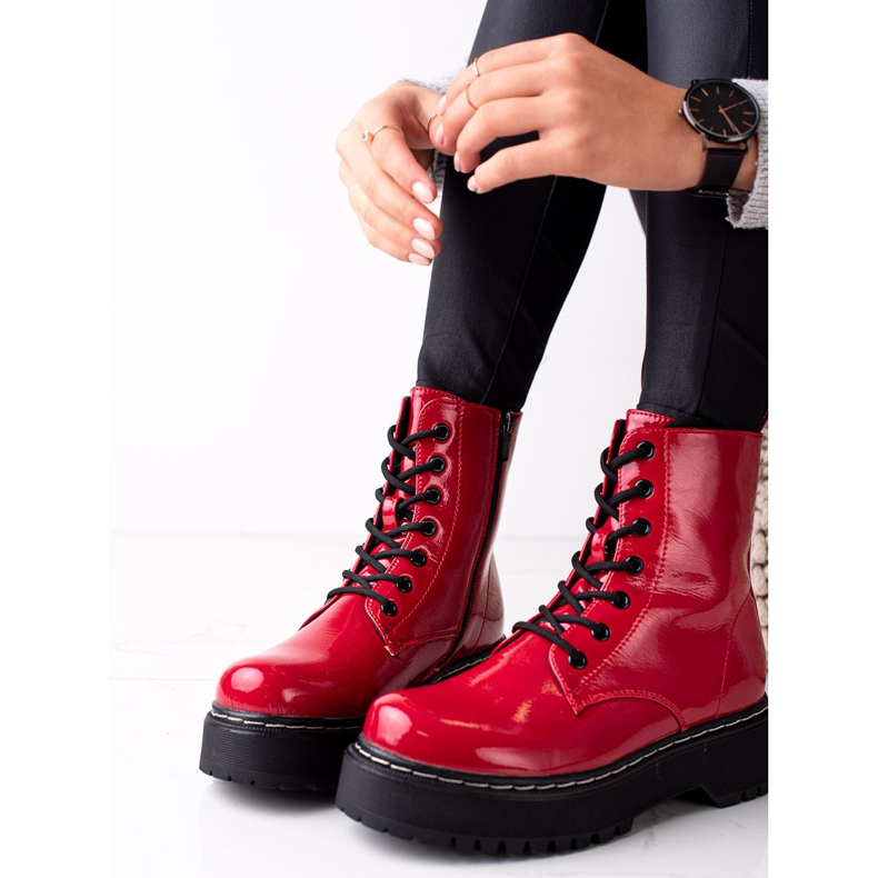 Evento Czerwone Trapery Na Platformie 1