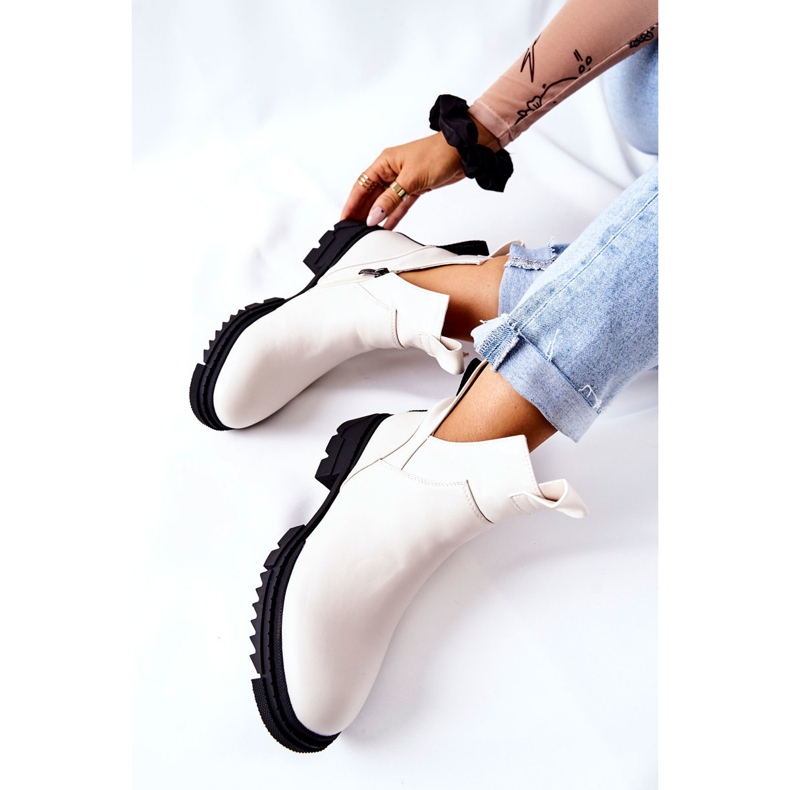 POTOCKI Botki Z Wycięciem Na Suwak Białe Corano 1