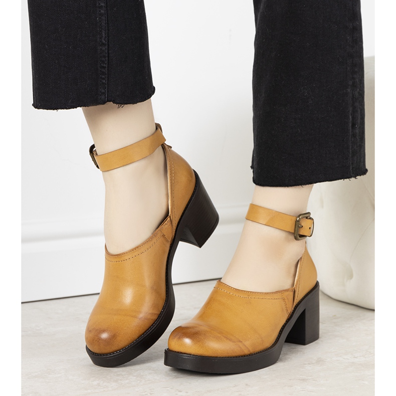 Camelowe półbuty na słupku Christiane brązowe 1